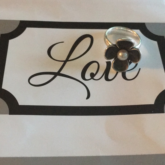 James Avery Jewelry - RETIRED James Avery Pearl Blossom ring size 5.5